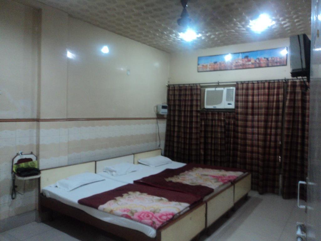 Hotel Jyoti Varanasi Zimmer foto