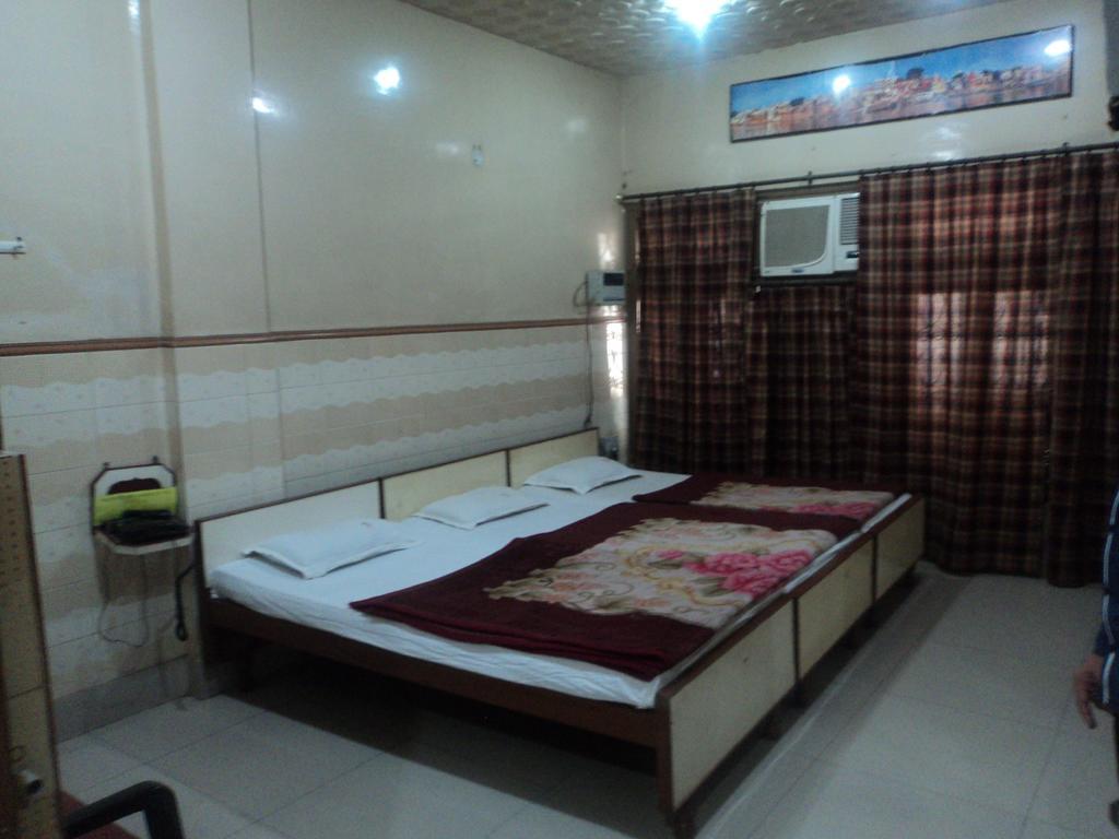 Hotel Jyoti Varanasi Exterior foto